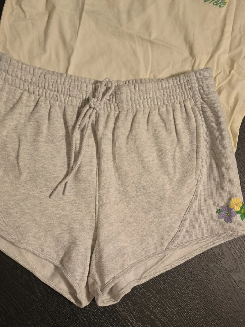 PINK Victoria's Secret Short Sleeve Tee and Short Set - Picture 5 of 10